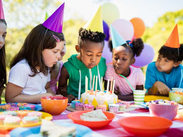 hire a photo booth your child's party
